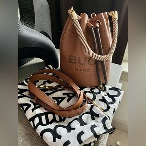 MARC JACOBS BUCKET BAG